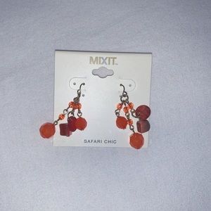 Mix It earrings in “Safari Chic”